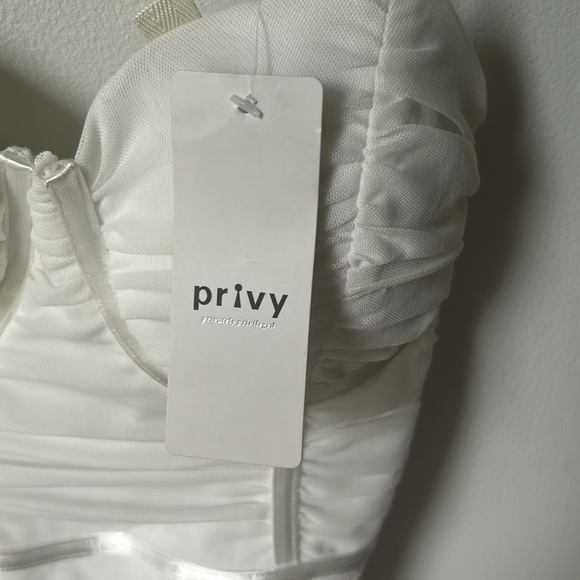 Privy White Dress - Picture 5 of 7